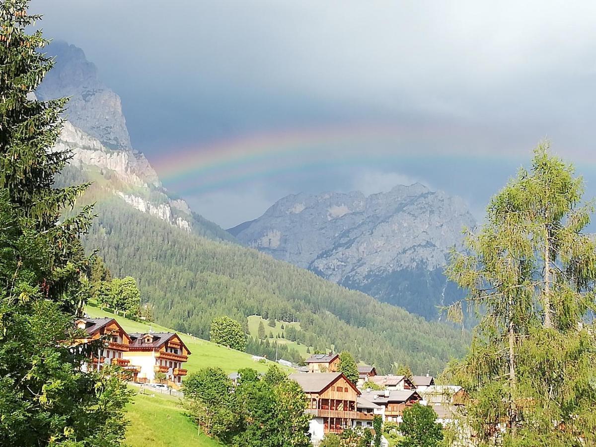 Apartmán Cesa De Conesel Colle Santa Lucia Exteriér fotografie